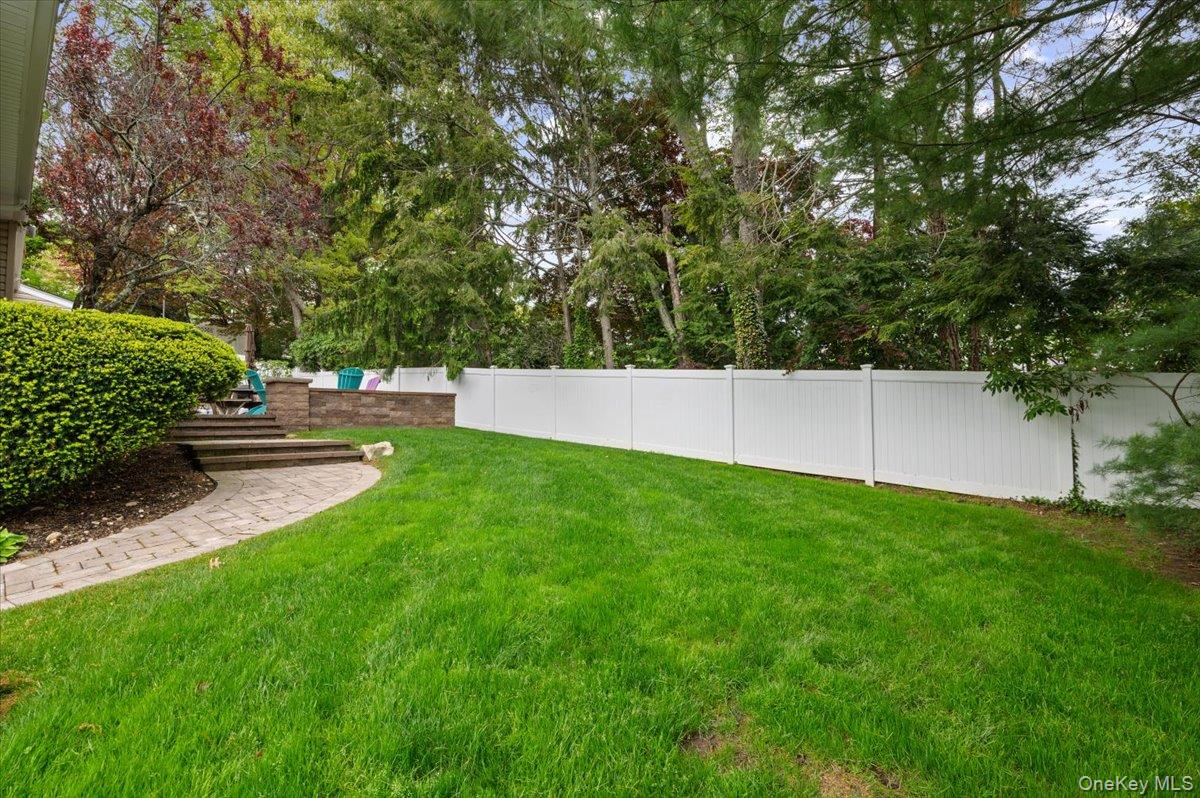6 Long Ridge Road Plainview, NY 11803 - Photo 30 of 32 So Much Space!