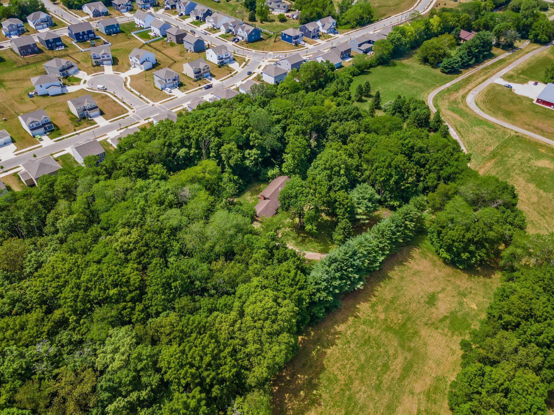 1379 Borror Road Grove City, OH 43123 - Photo 11 of 31 012_d Grove City OH 43123 USA