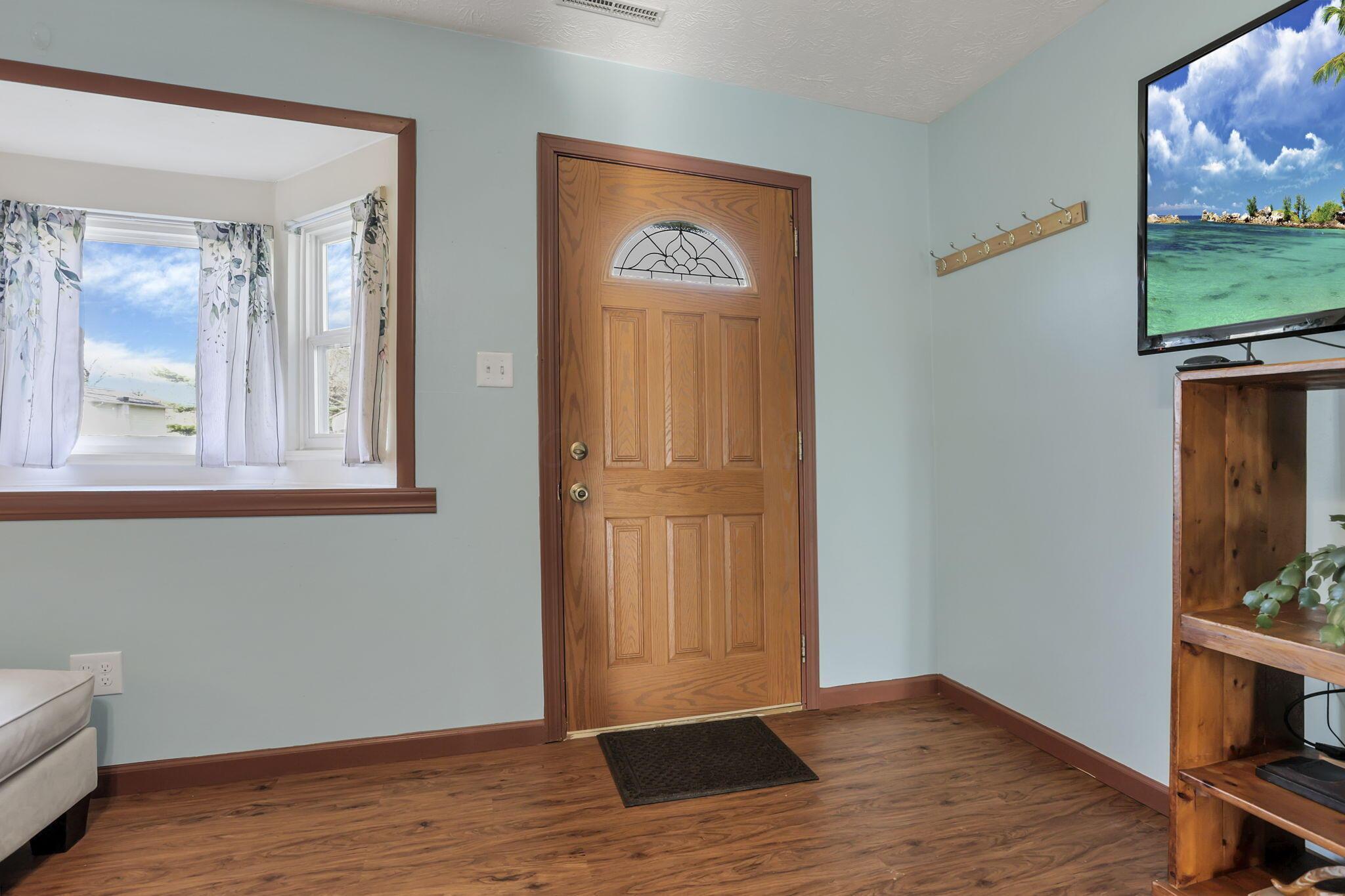 76 Ballman Road Reynoldsburg, OH 43068 - Photo 7 of 50 Entryway