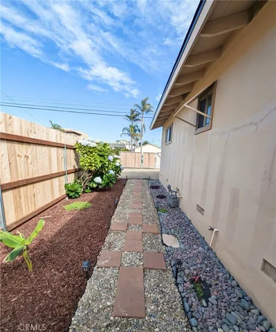 $3,800 | 379 North 3rd Street, Grover Beach, CA 93433