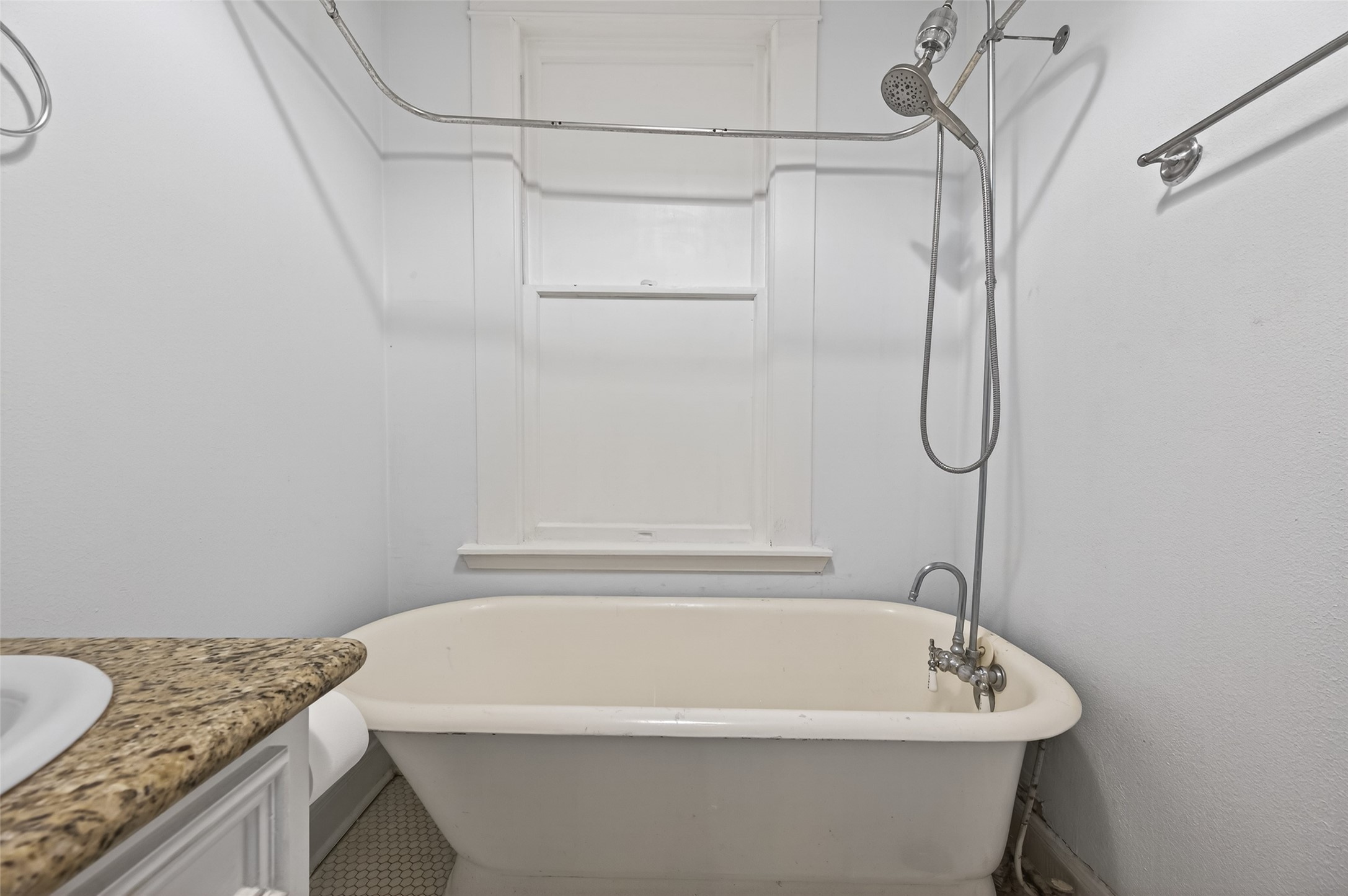 324 West Alabama Street, Unit 1 Houston, TX 77006 - Photo 12 of 30 a bathroom with a bathtub and shower