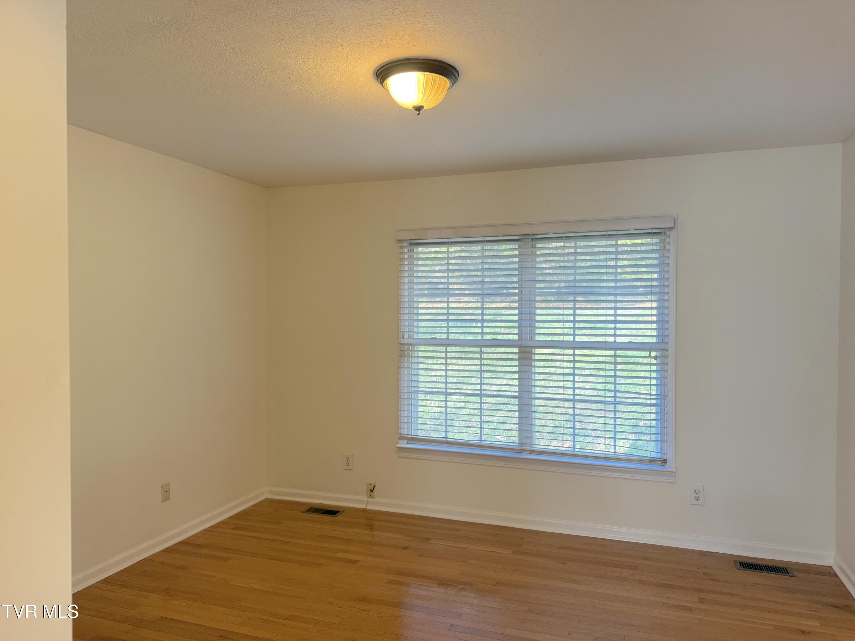 1516 Rock Springs Road Kingsport, TN 37664 - Photo 15 of 27 bedroom