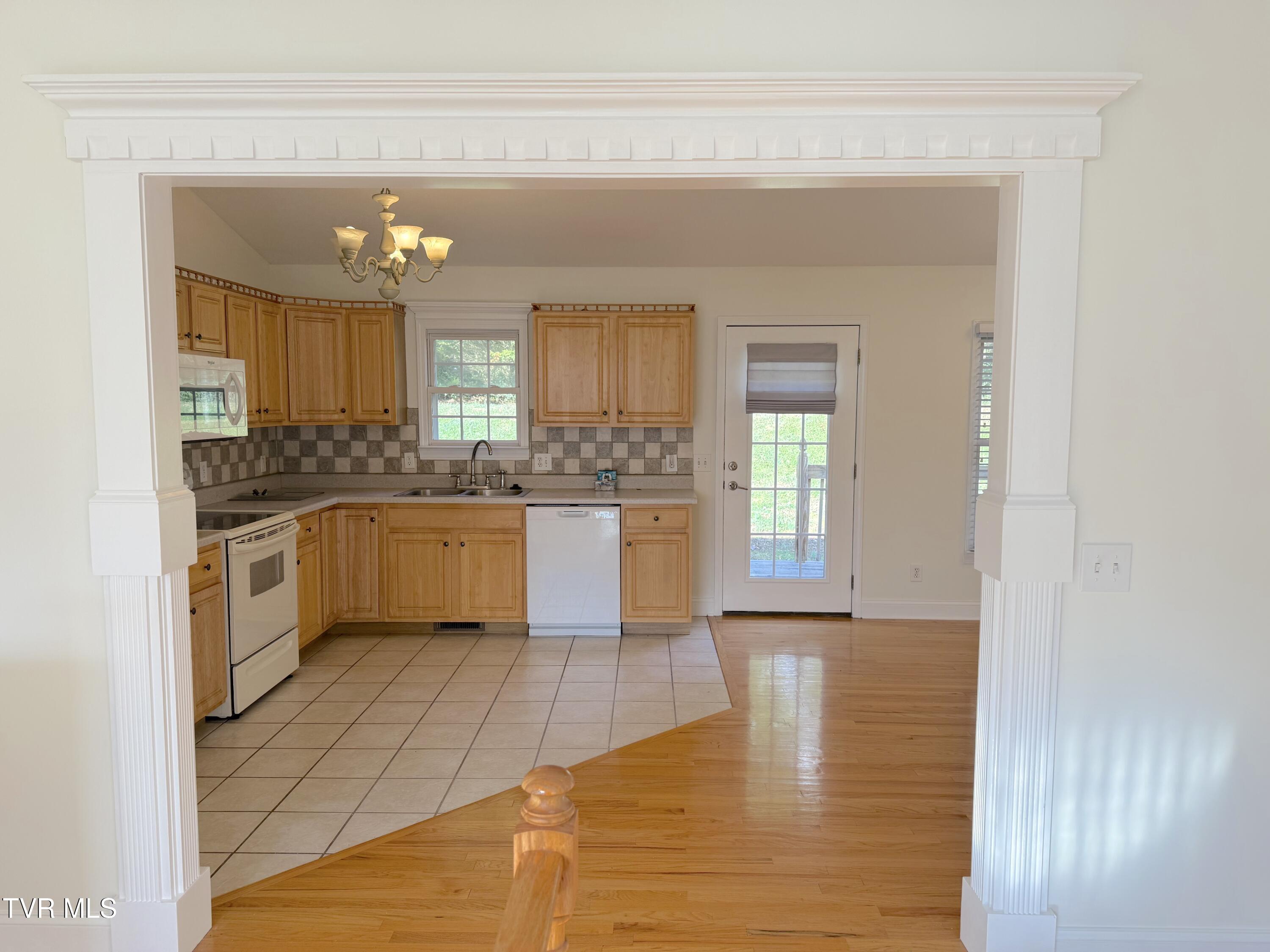 1516 Rock Springs Road Kingsport, TN 37664 - Photo 9 of 27 kitchen from living room