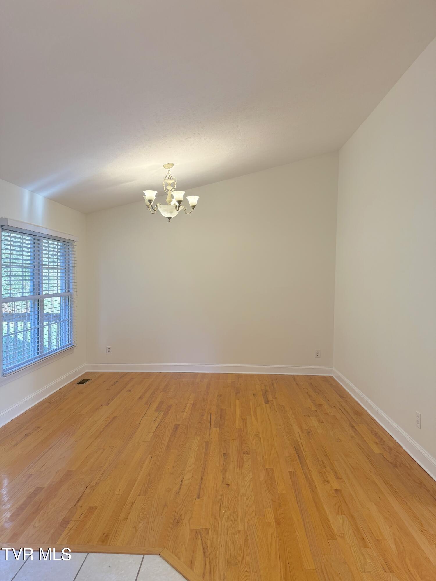 1516 Rock Springs Road Kingsport, TN 37664 - Photo 10 of 27 dining room