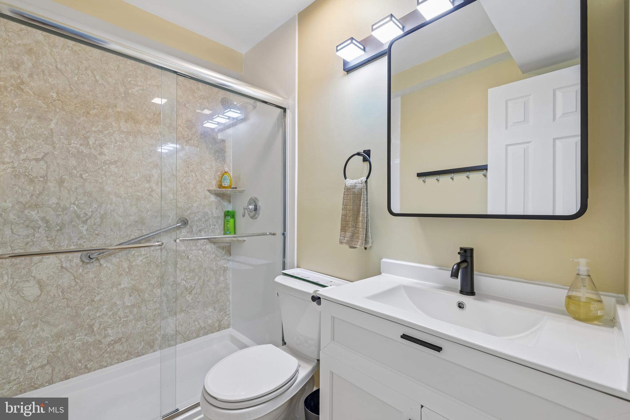 11244 Snowflake Court, Unit A128 Columbia, MD 21044 - Photo 22 of 35 Main Level Bathroom