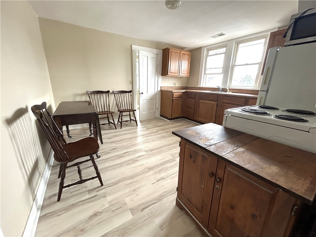 11 Summer Street Westerly, RI 02891 - Photo 5 of 11