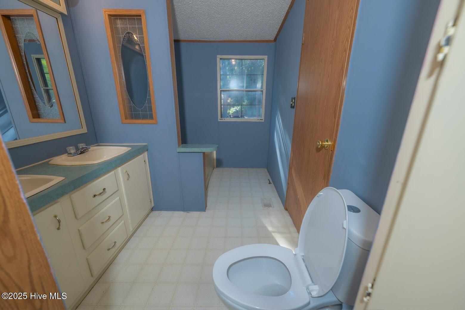 270 Duck Creek Road Washington, NC 27889 - Photo 20 of 24 019 Primary Bath 2