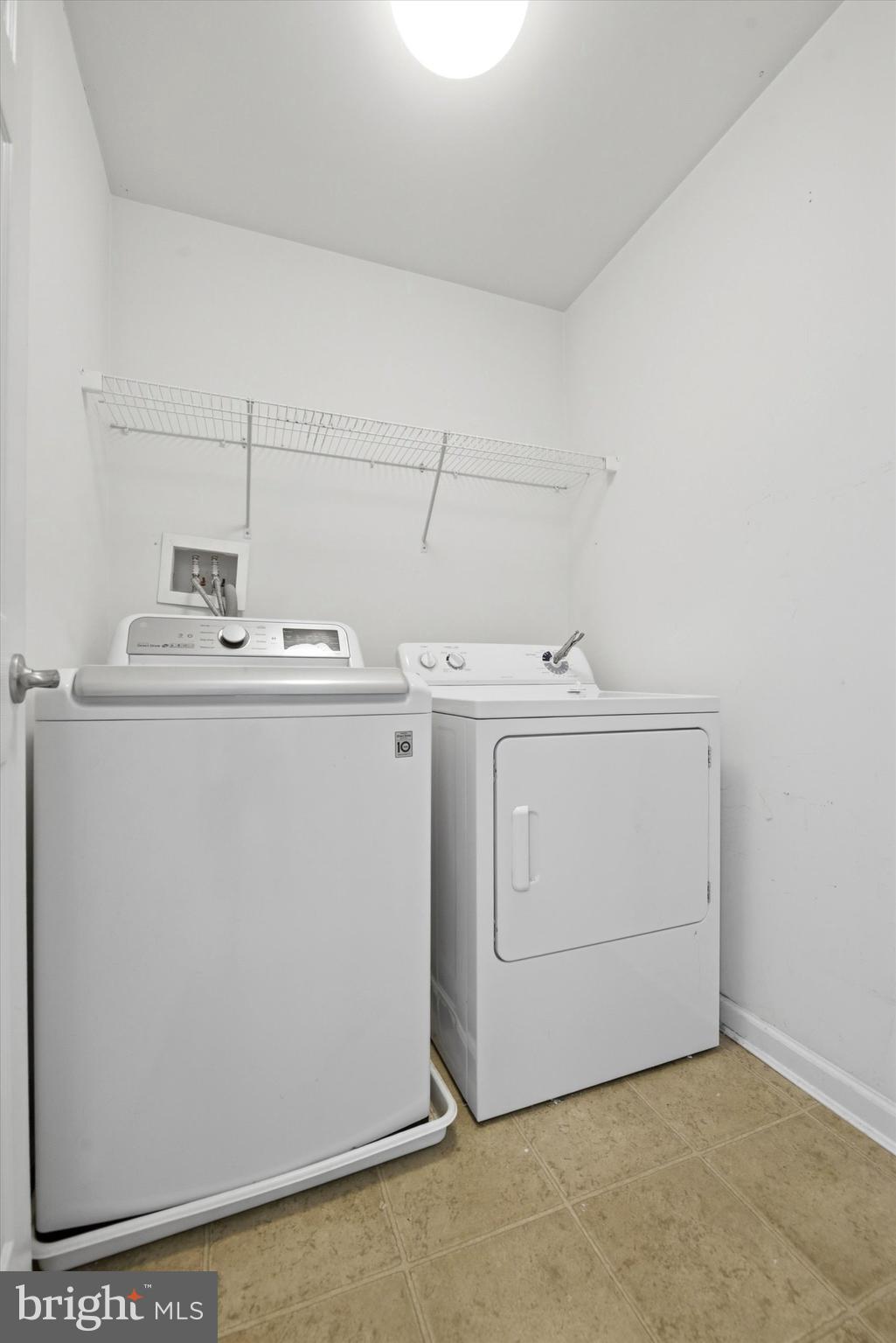 186 Tulsk Road Avondale, PA 19311 - Photo 32 of 38 a utility room with dryer and washer