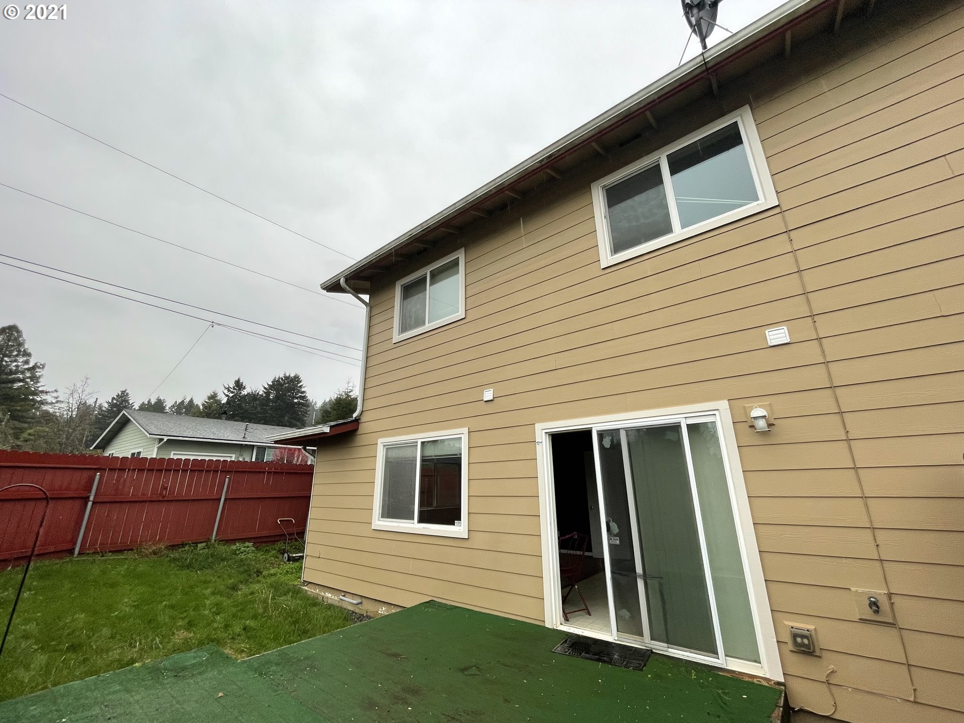 821 Pioneer Road, Unit B Brookings, OR 97415 - Photo 29 of 31 Gallery Image 29