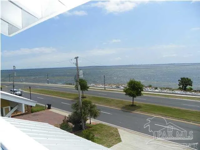 $2,200 | 432 Bayfront Parkway, Unit B, Pensacola, FL 32502