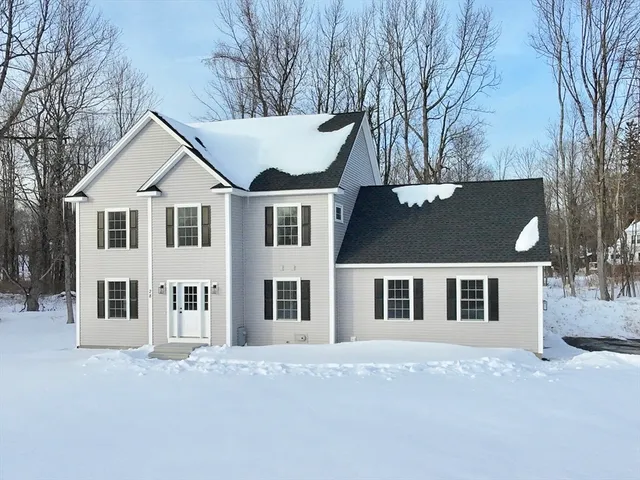 $789,900 | 28 Forest Hill Drive, Rutland, MA 01543