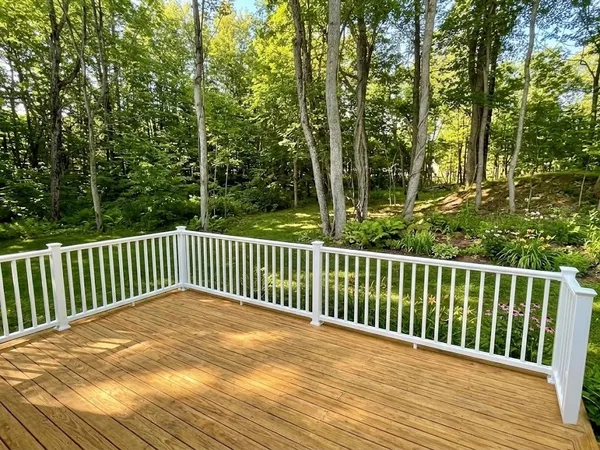 $750,000 | 28 Forest Hill Drive, Rutland, MA 01543
