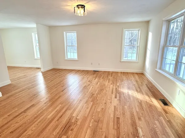 $750,000 | 28 Forest Hill Drive, Rutland, MA 01543