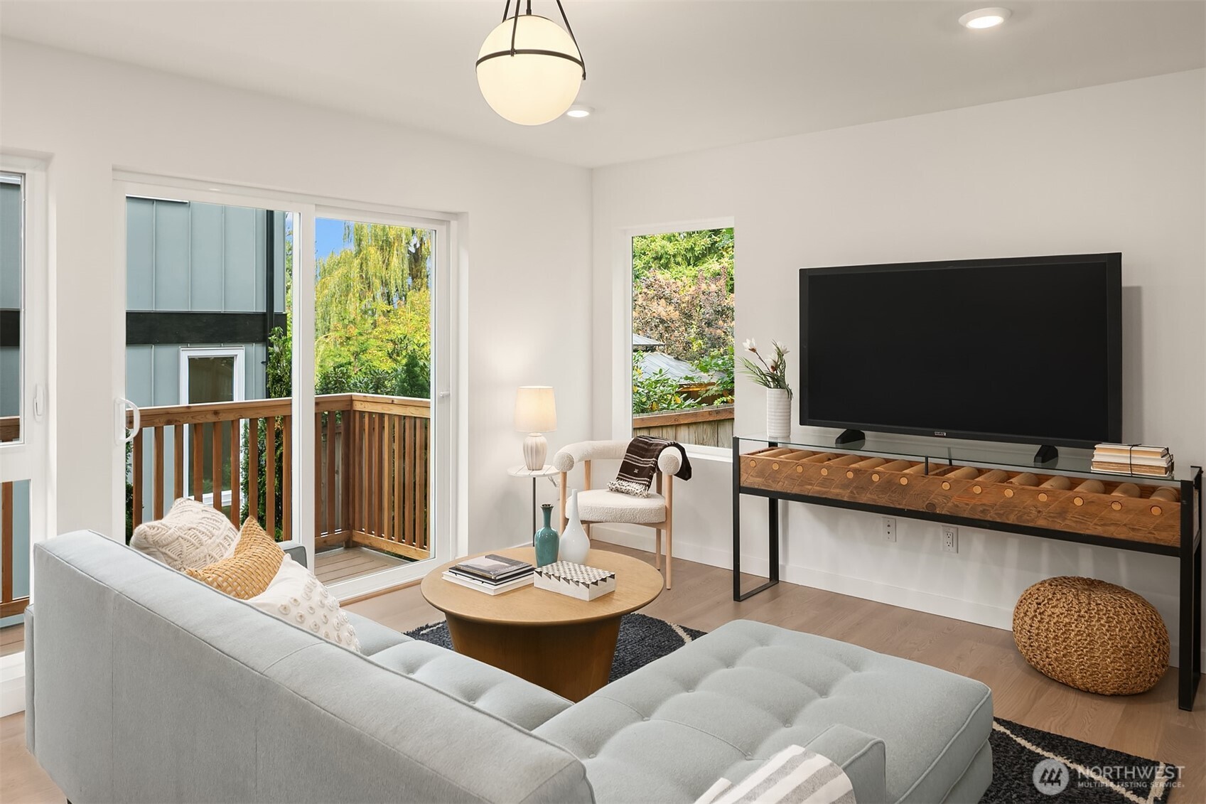 2030 Northeast 123rd Street Seattle, WA 98125 - Photo 5 of 31