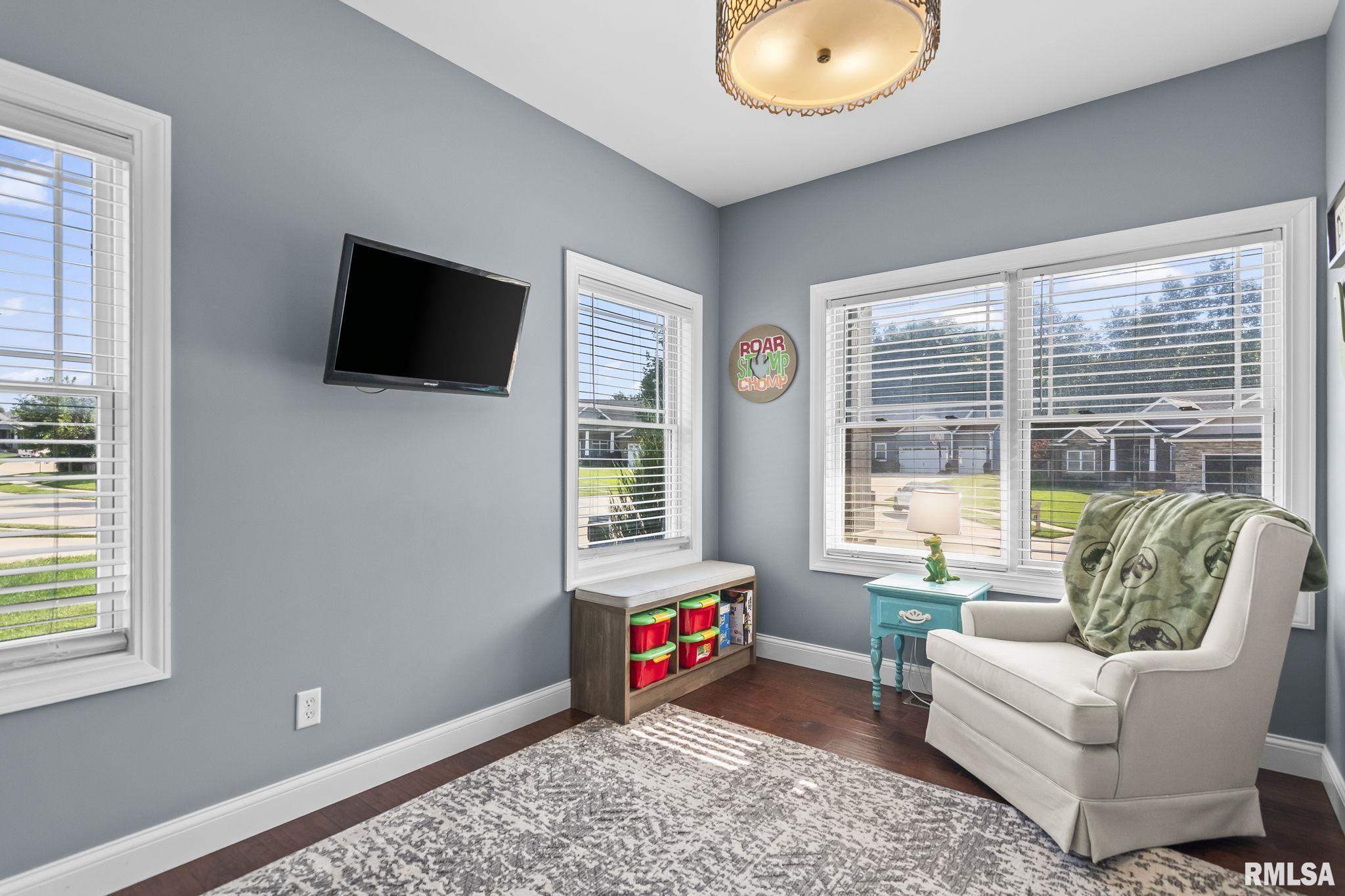 200 Pin Oak Lane Springfield, IL 62711 - Photo 5 of 49