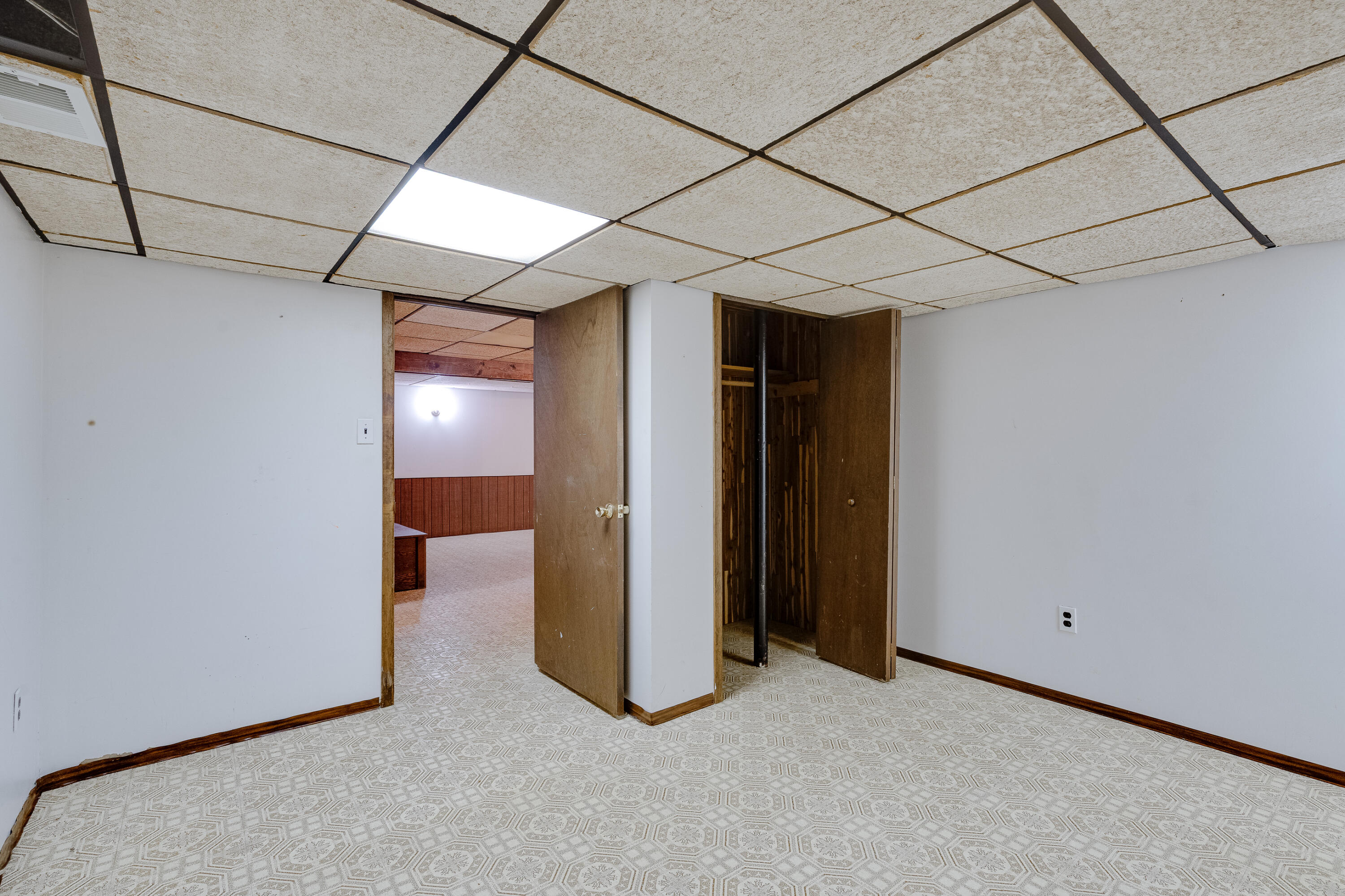 5806 Wedgewood Road Canton, MI 48187 - Photo 46 of 51 B-5806 Wedgewood, Canton-42