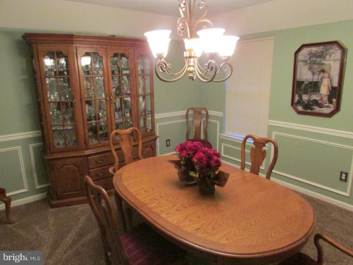535 Riggs Avenue Berlin, NJ 08009 - Photo 6 of 25 Dining Room