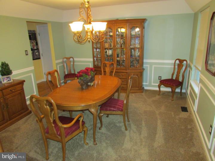 535 Riggs Avenue Berlin, NJ 08009 - Photo 7 of 25 Dining Room