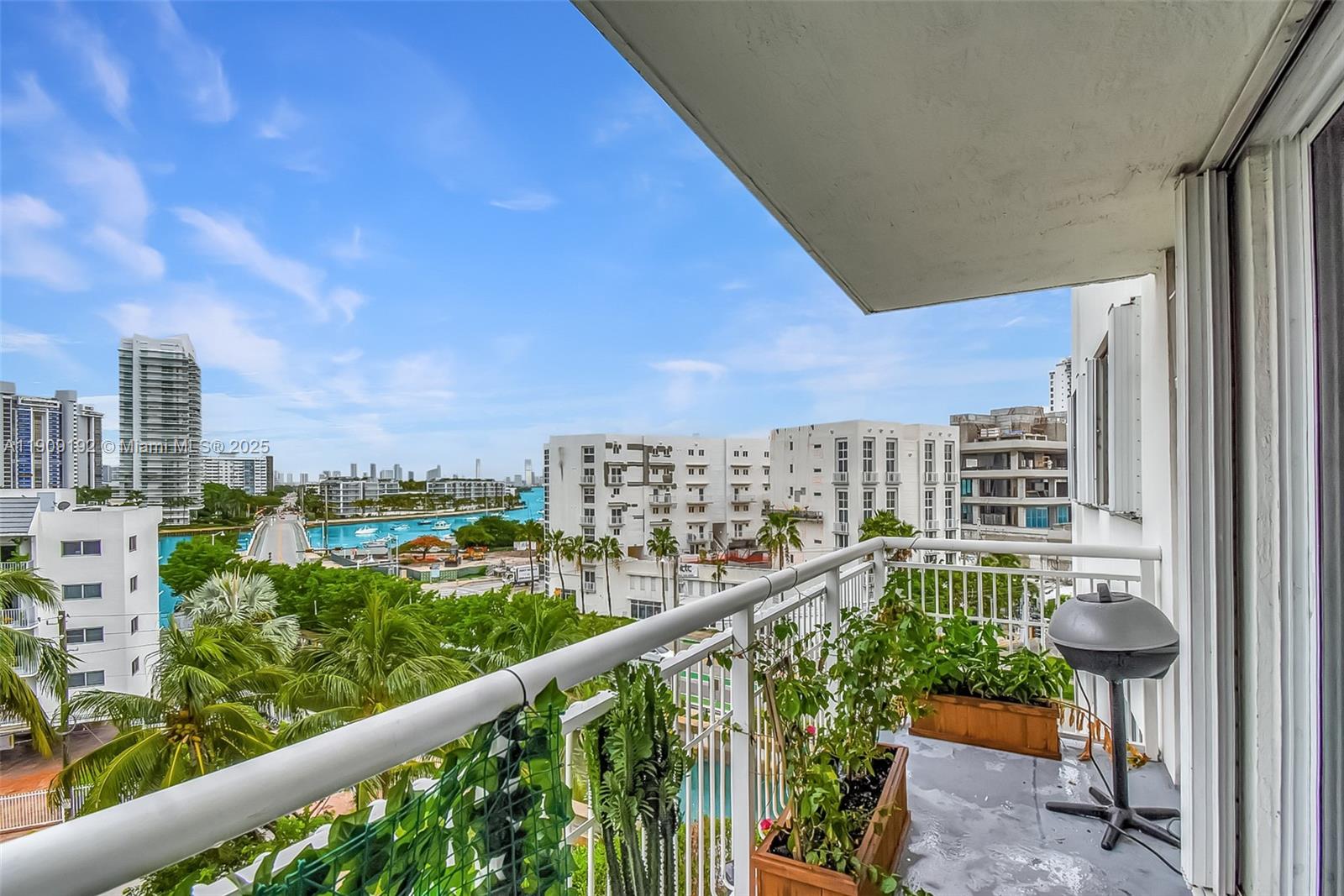 1688 West Avenue, Unit 602 Miami Beach, FL 33139 - Photo 5 of 61 a view of balcony with city view