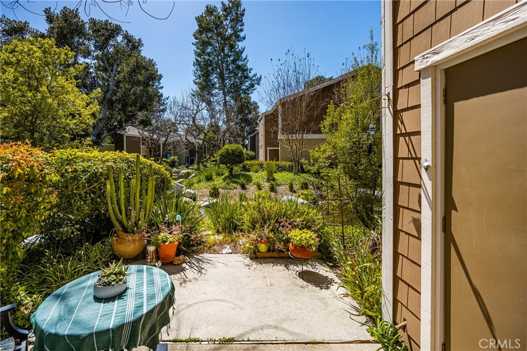 179 Pineview Irvine, CA 92620 - Photo 11 of 51 Storage closet on right holds washer and dryer.