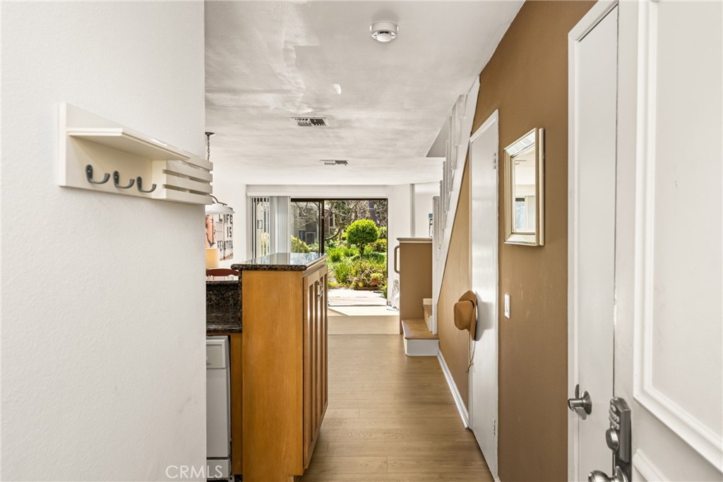 179 Pineview Irvine, CA 92620 - Photo 5 of 51 Entrance with patio in the background.
