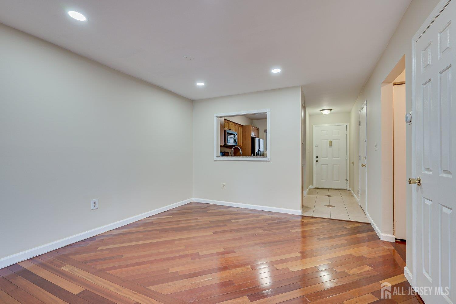 7 Lily Court Edison, NJ 08820 - Photo 8 of 32 a view of empty room