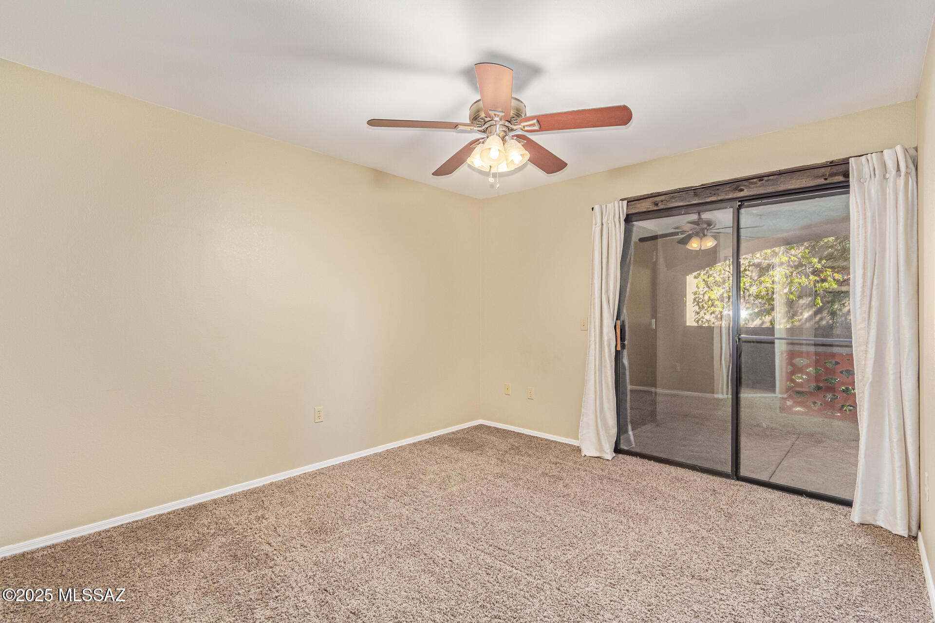 5751 North Kolb Road, Unit 42202 Tucson, AZ 85750 - Photo 12 of 22 Primary Bedroom