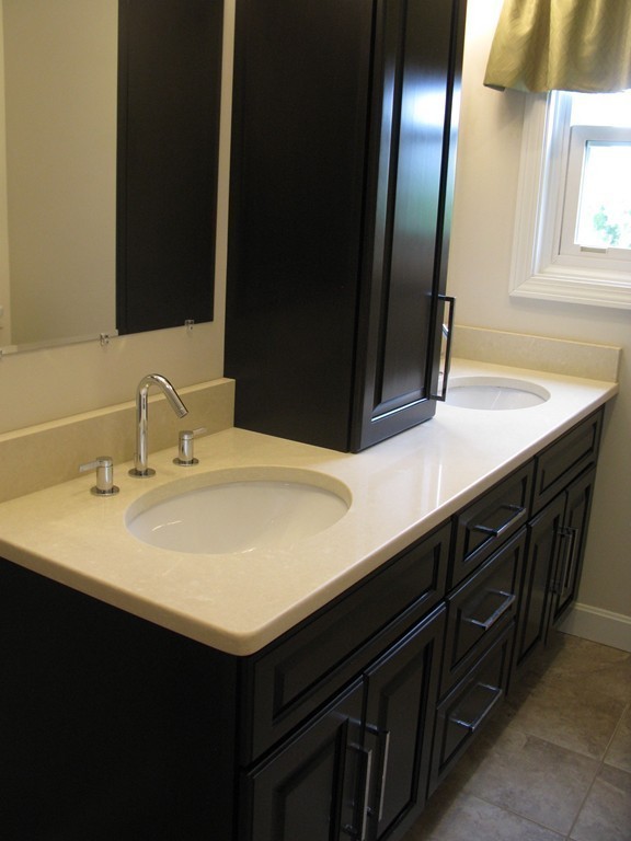 397 Gardners Neck Road Swansea, MA 02777 - Photo 13 of 19 Gallery Image 13