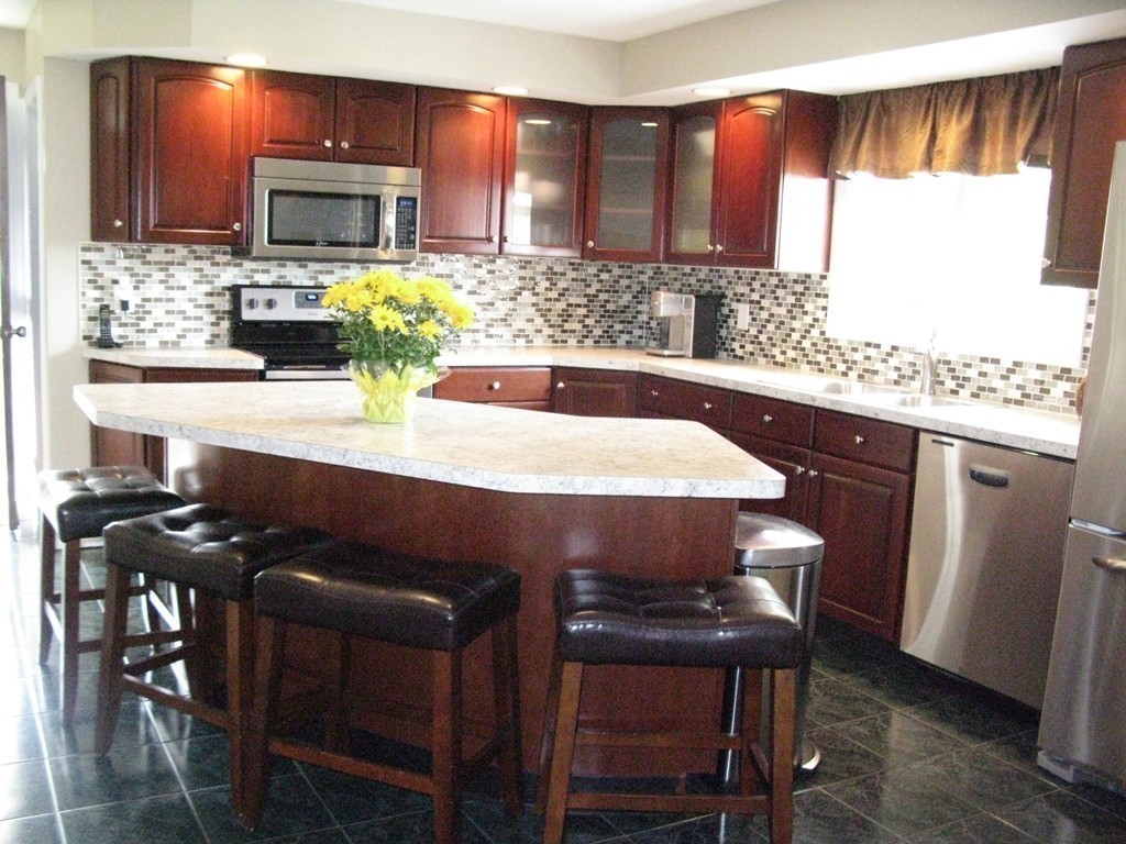 397 Gardners Neck Road Swansea, MA 02777 - Photo 3 of 19 Gallery Image 3