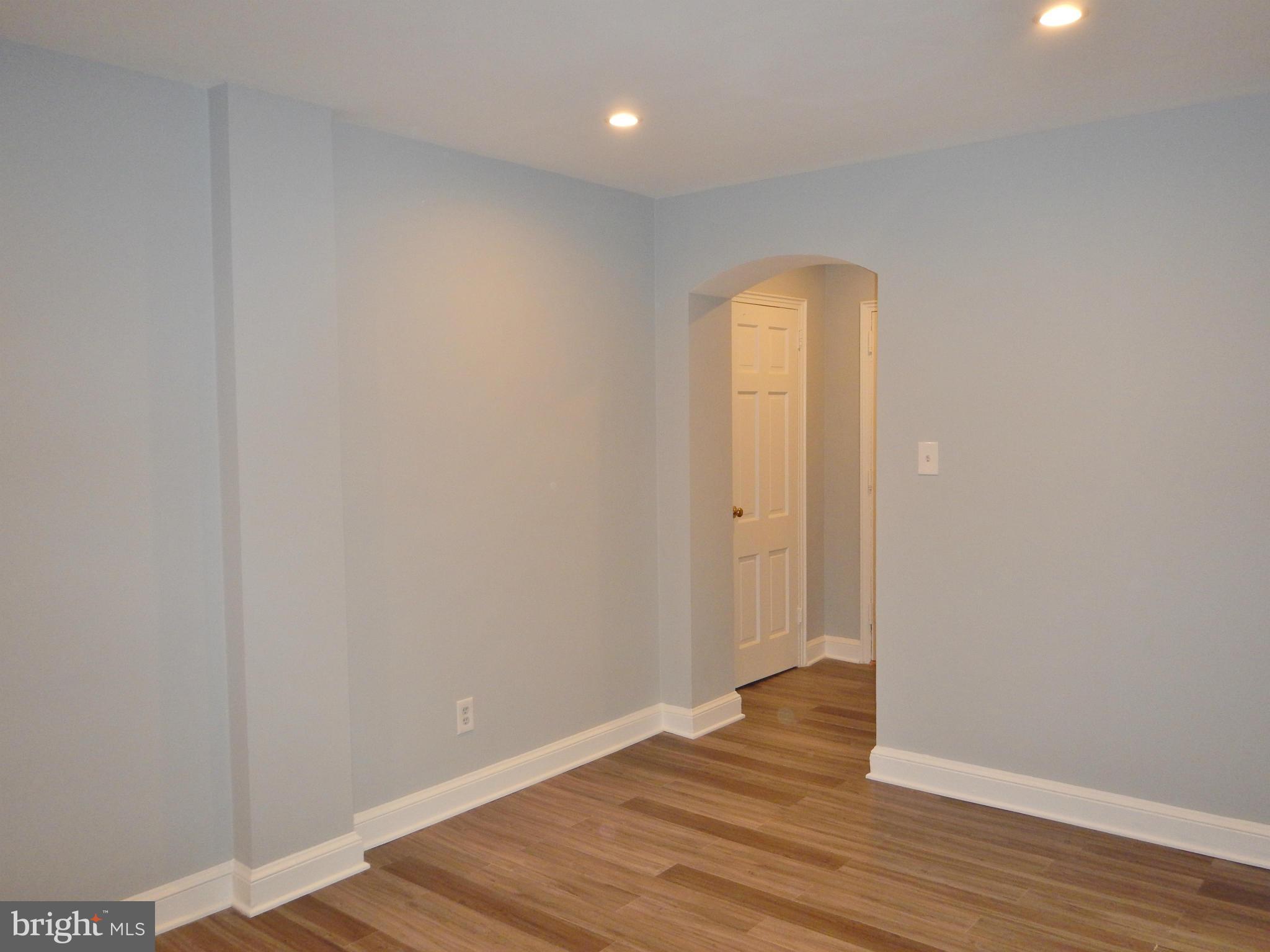 30 South Old Glebe Road, Unit 1E Arlington, VA 22204 - Photo 6 of 14 Living Room