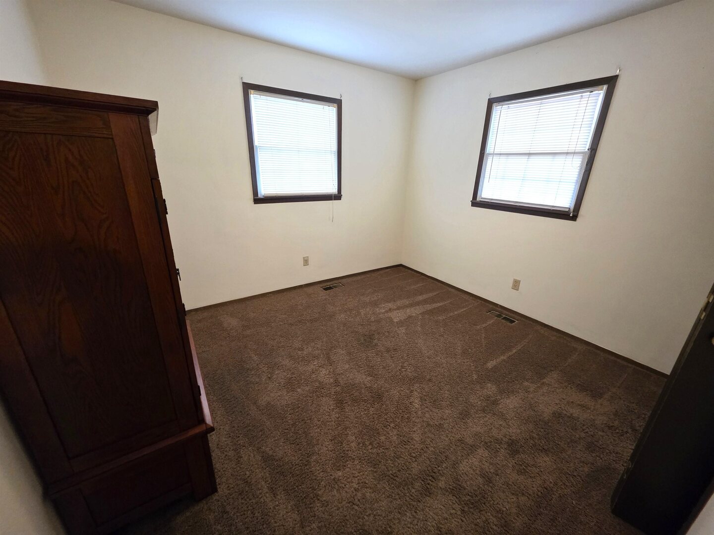 331 West Main Street Olney, IL 62450 - Photo 46 of 58 an empty room with windows