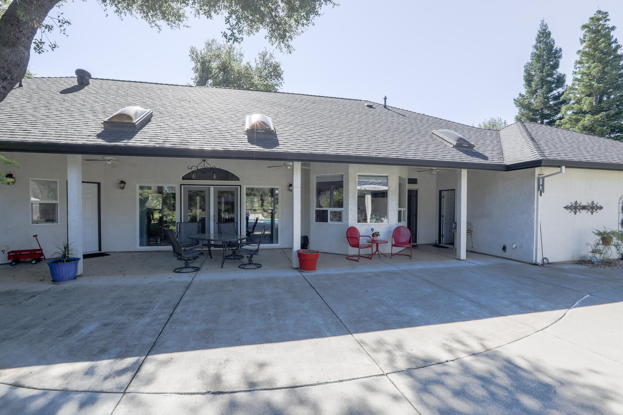 6639 Riata Drive Redding, CA 96002 - Photo 12 of 61 6639 Riata Dr (12)