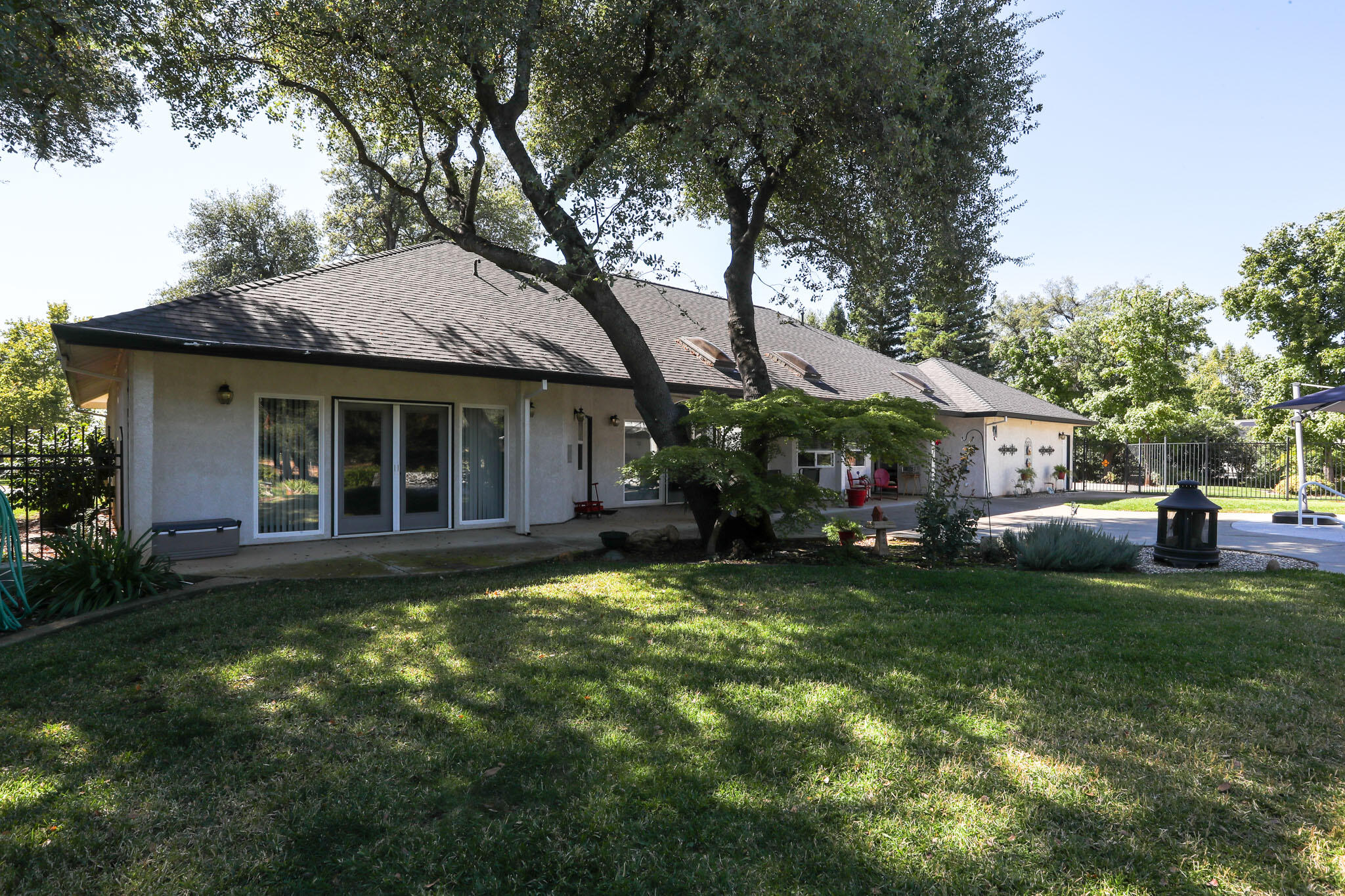 6639 Riata Drive Redding, CA 96002 - Photo 13 of 61 6639 Riata Dr (13)