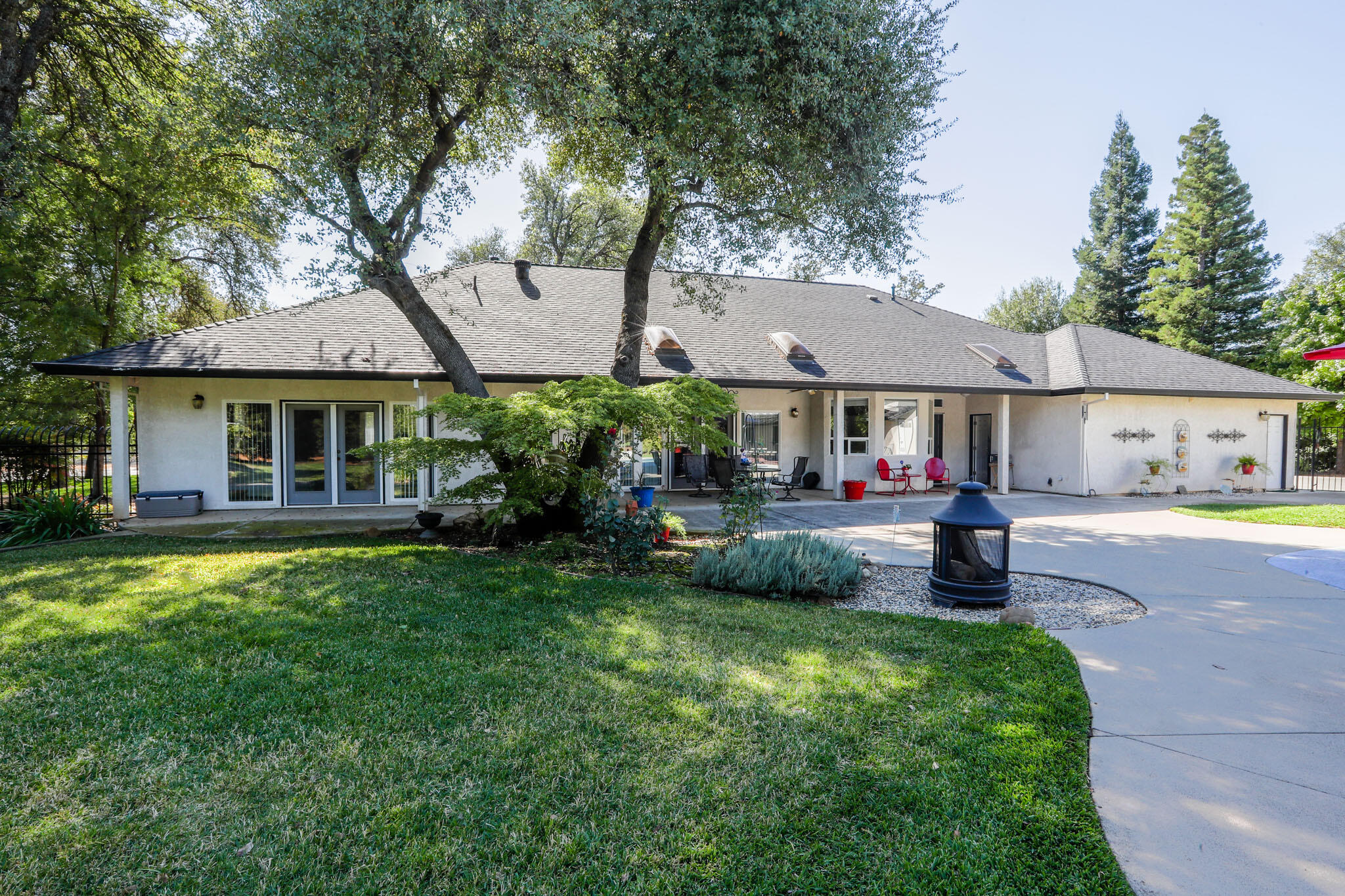 6639 Riata Drive Redding, CA 96002 - Photo 14 of 61 6639 Riata Dr (14)