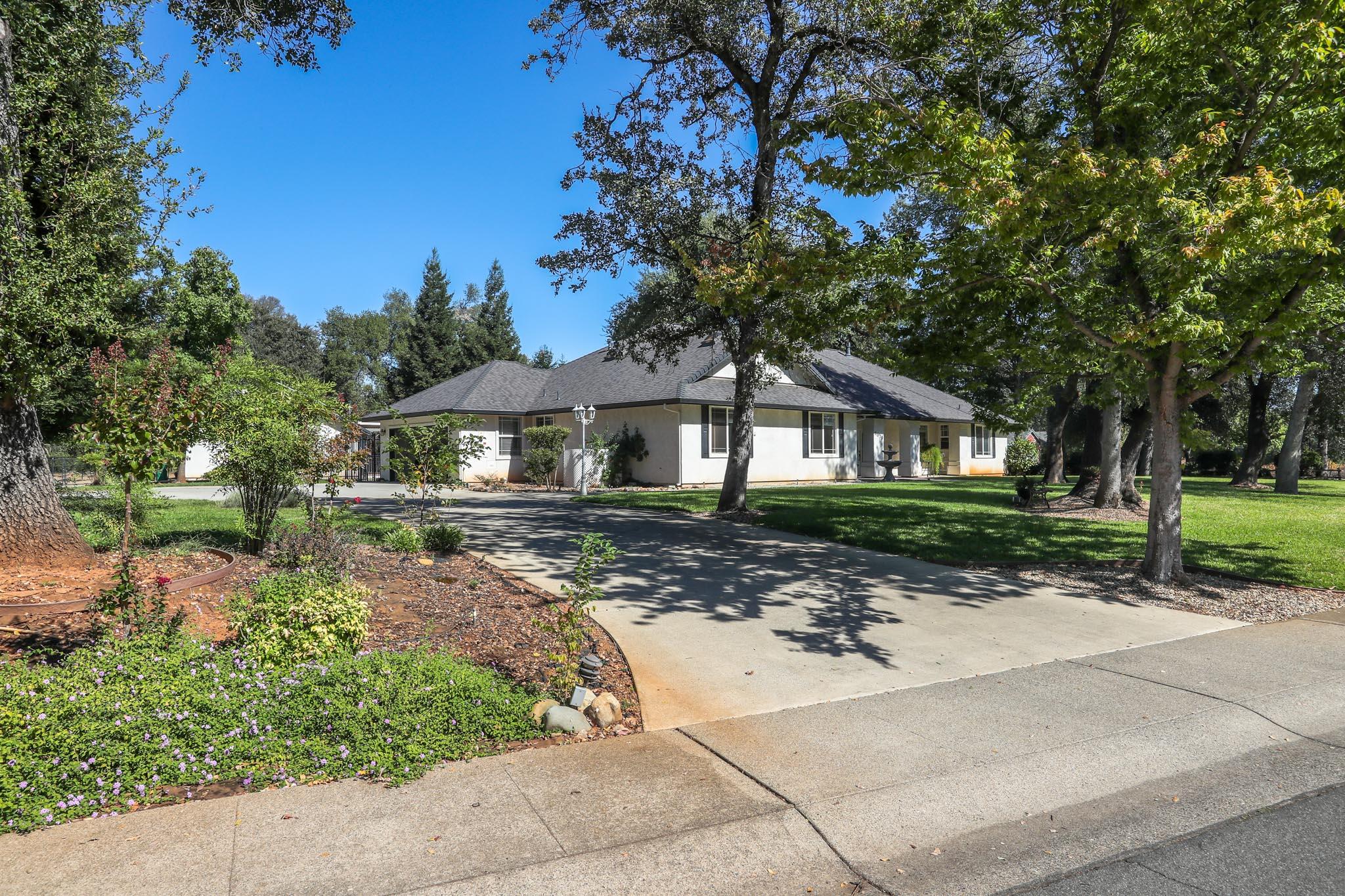 6639 Riata Drive Redding, CA 96002 - Photo 2 of 61 6639 Riata Dr (2)