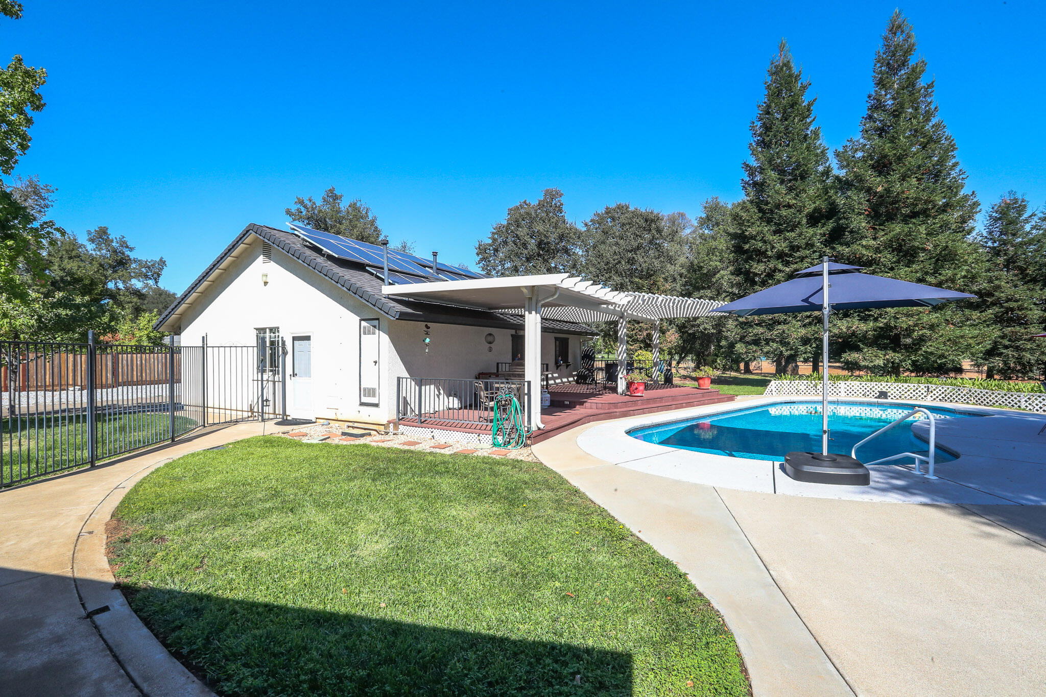 6639 Riata Drive Redding, CA 96002 - Photo 22 of 61 6639 Riata Dr (22)