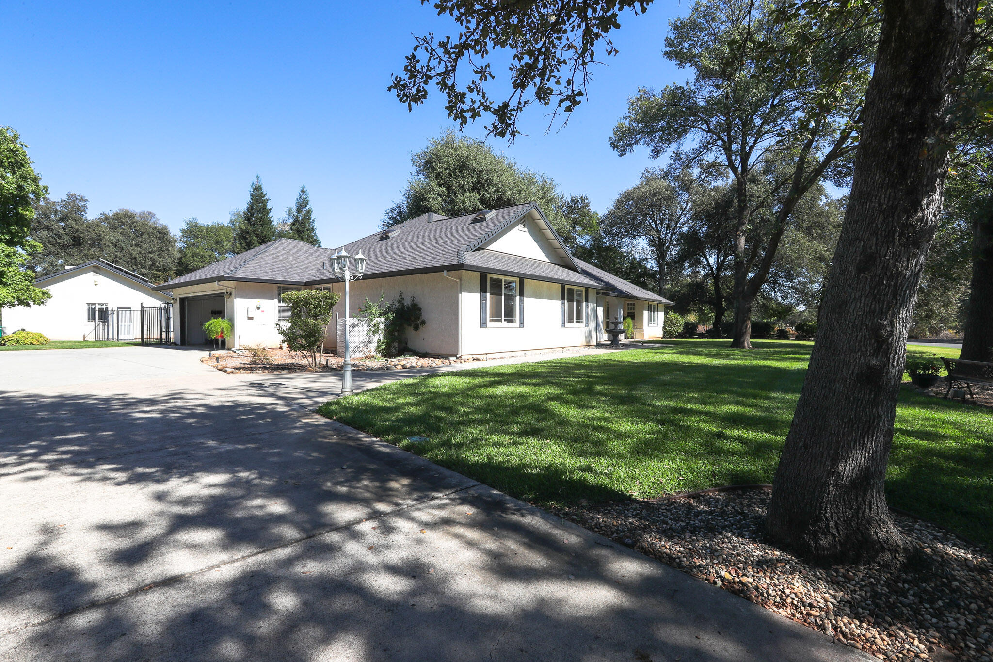 6639 Riata Drive Redding, CA 96002 - Photo 3 of 61 6639 Riata Dr (3)