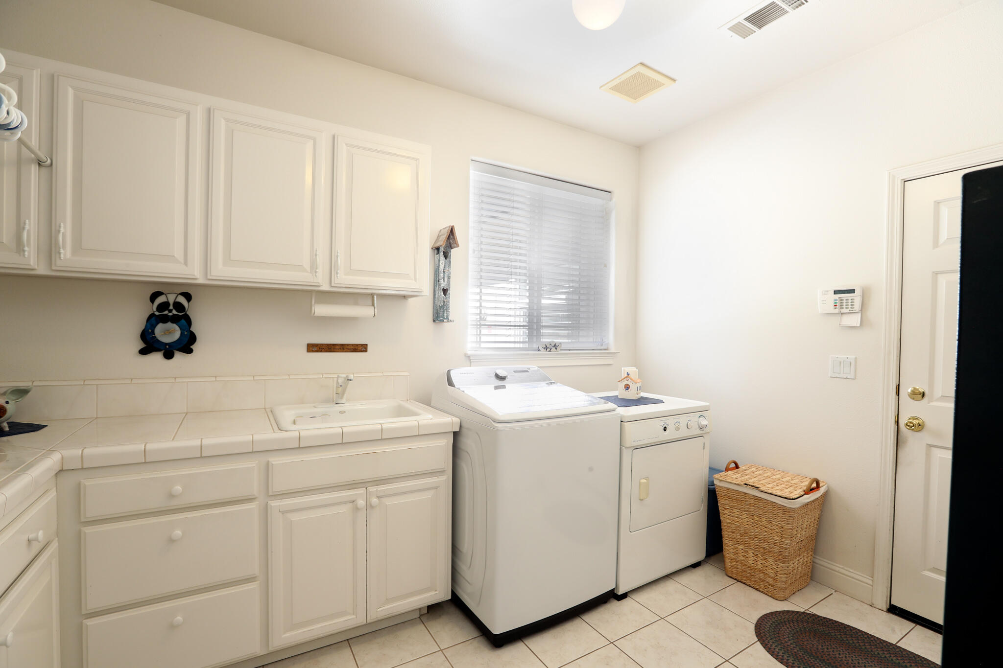 6639 Riata Drive Redding, CA 96002 - Photo 41 of 61 6639 Riata Dr (41)