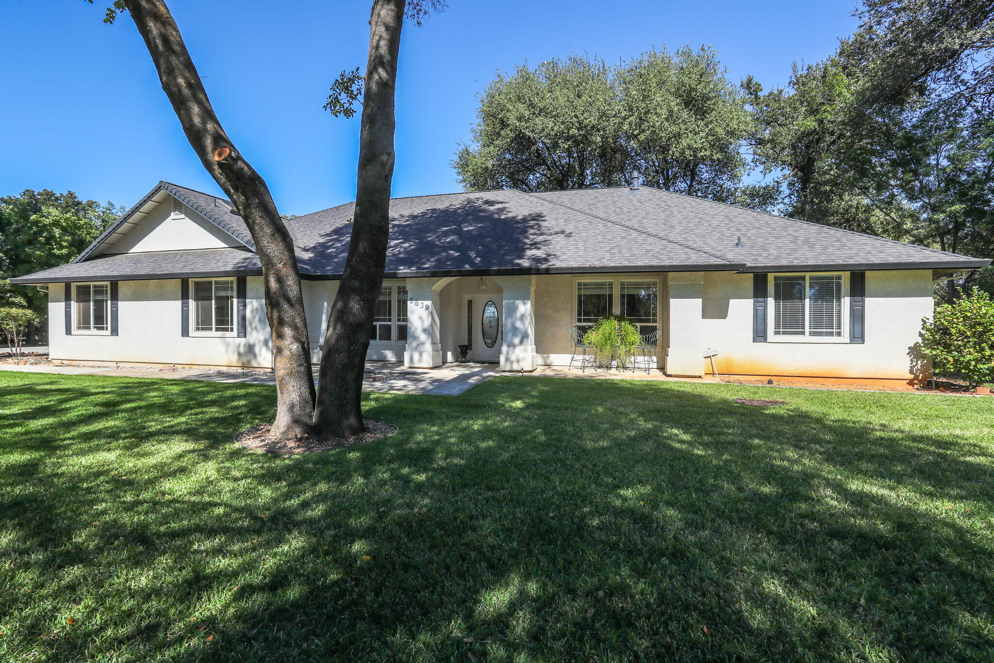 6639 Riata Drive Redding, CA 96002 - Photo 5 of 61 6639 Riata Dr (5)