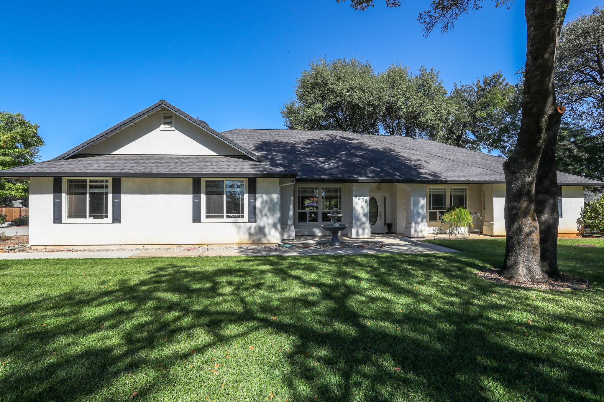 6639 Riata Drive Redding, CA 96002 - Photo 6 of 61 6639 Riata Dr (6)