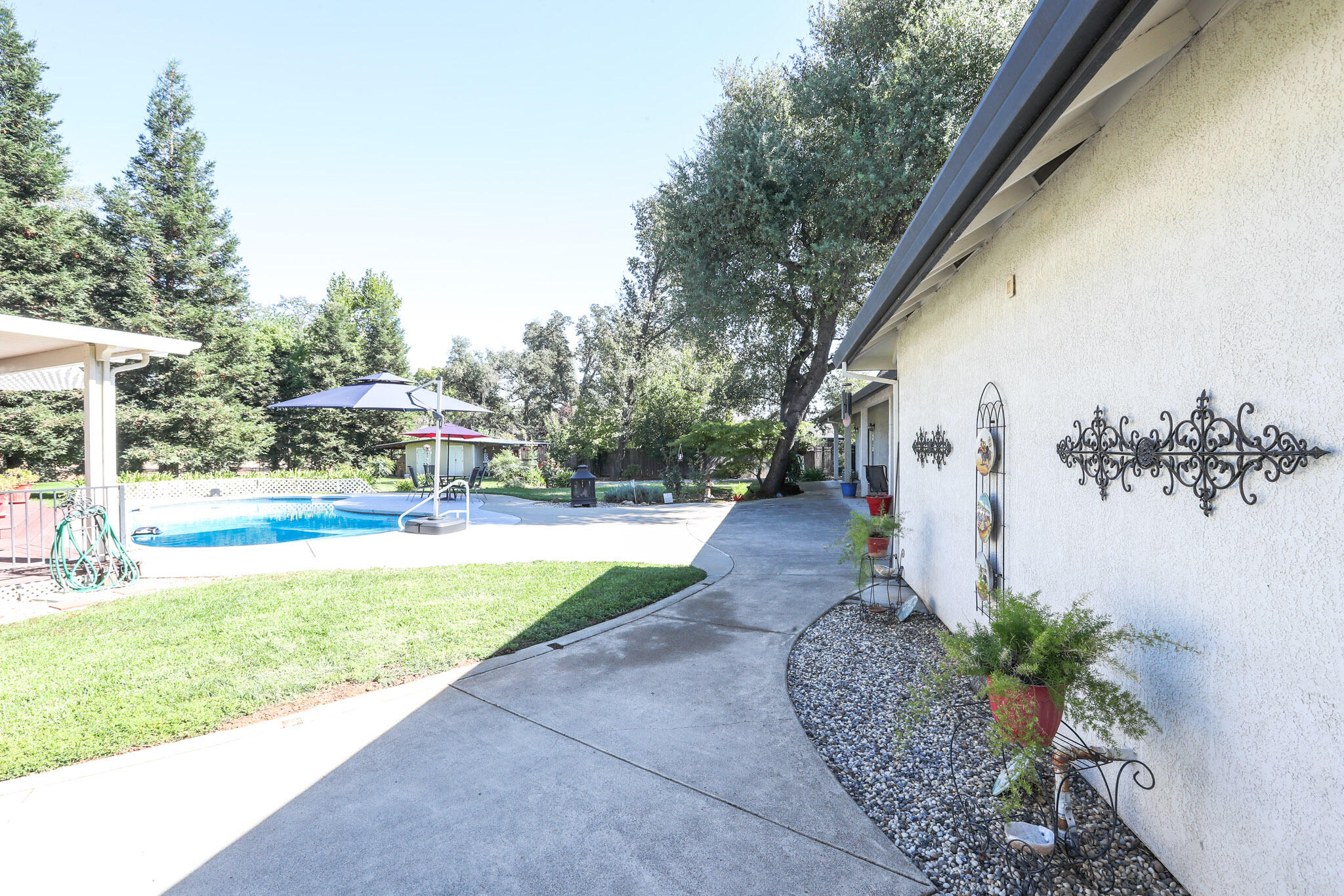 6639 Riata Drive Redding, CA 96002 - Photo 10 of 61 6639 Riata Dr (10)
