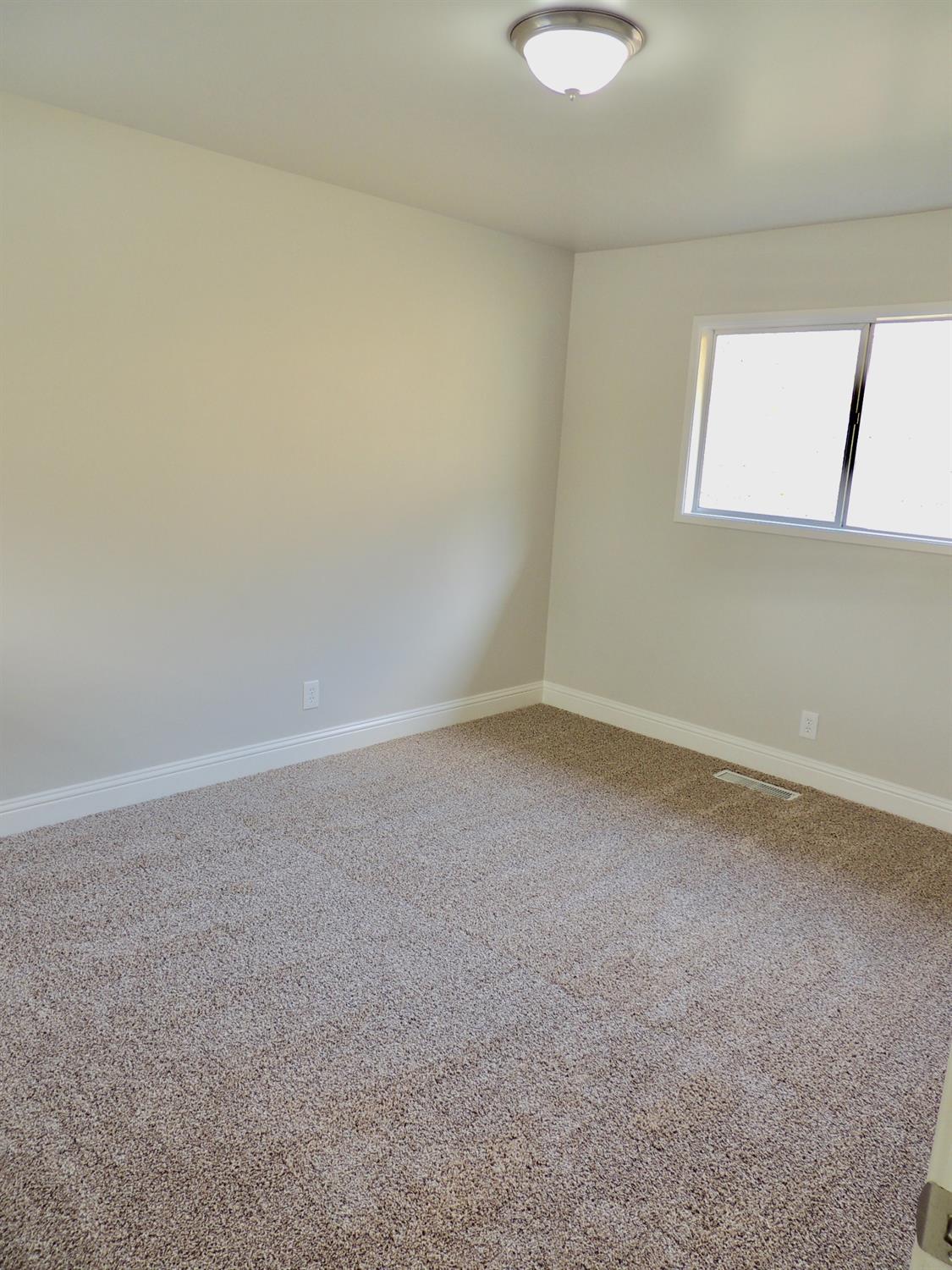 28516 Sky Harbour Road Friant, CA 93626 - Photo 11 of 26 Gallery Image 11