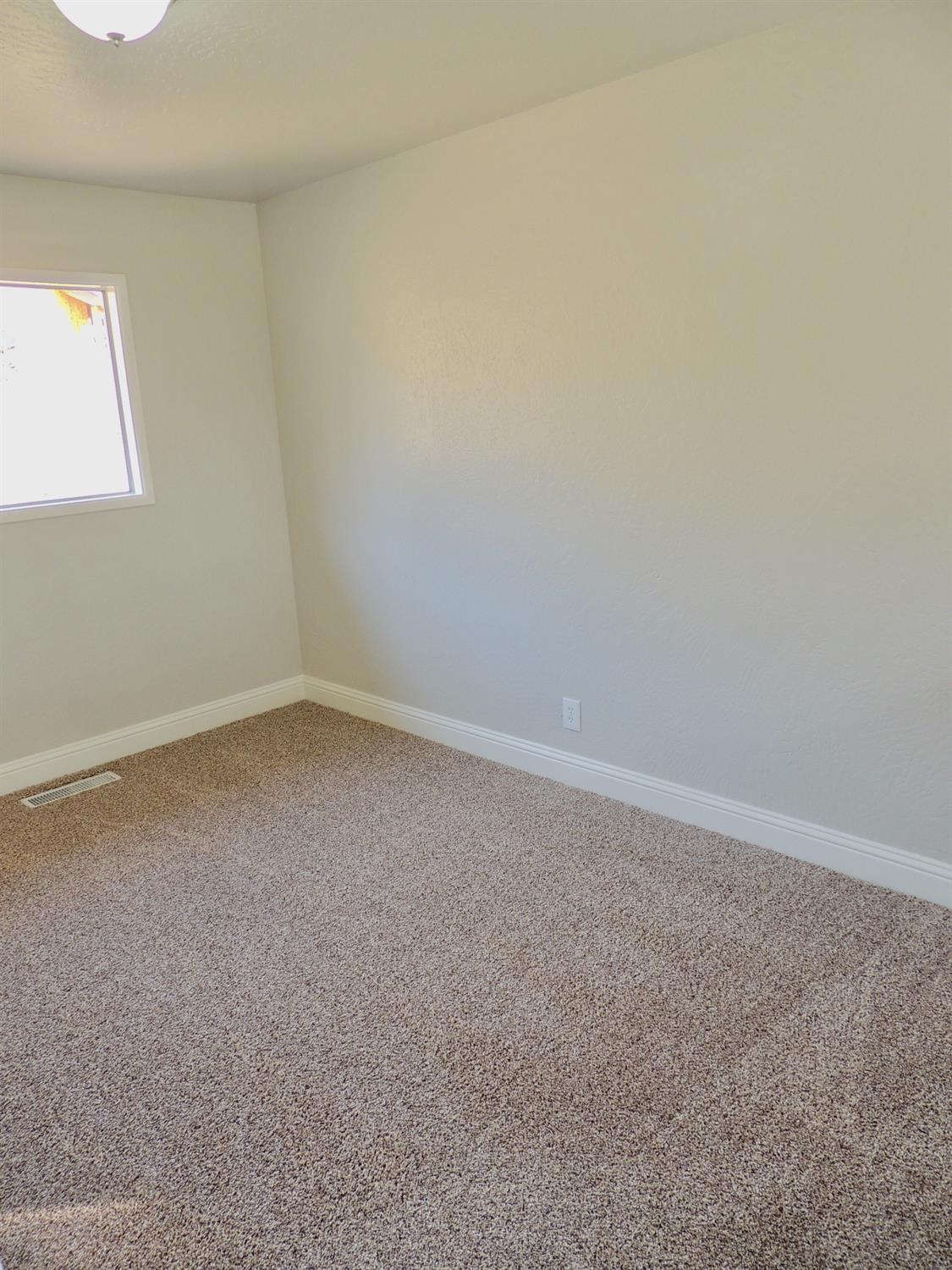 28516 Sky Harbour Road Friant, CA 93626 - Photo 16 of 26 Gallery Image 16
