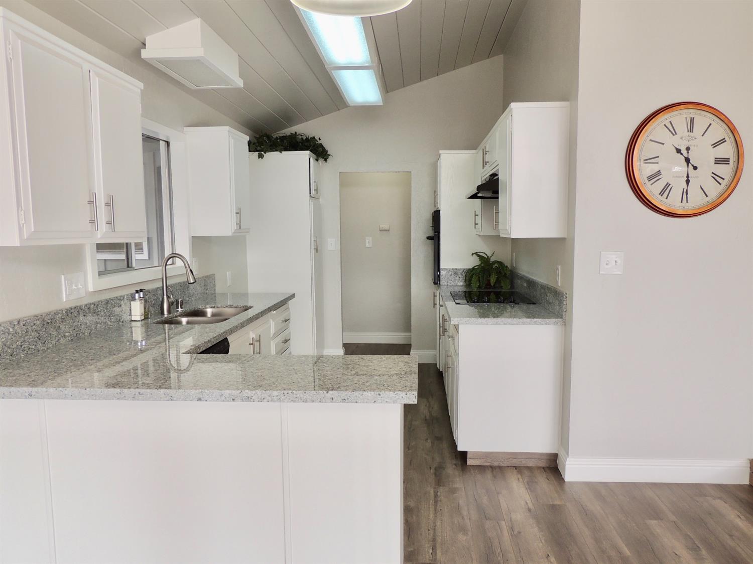 28516 Sky Harbour Road Friant, CA 93626 - Photo 6 of 26 Gallery Image 6