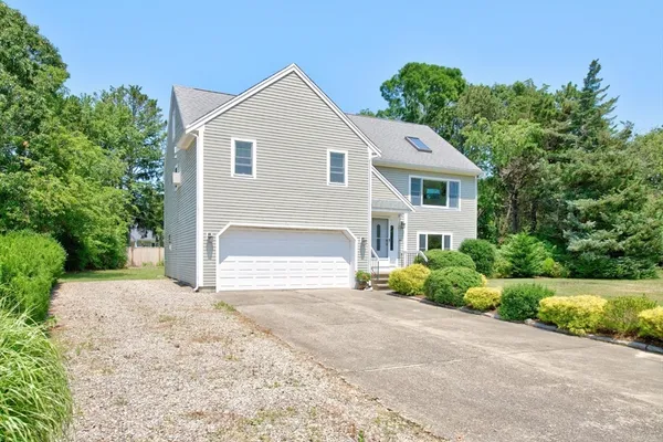 $850,000 | 108 Pheasant Lane, Falmouth, MA 02536