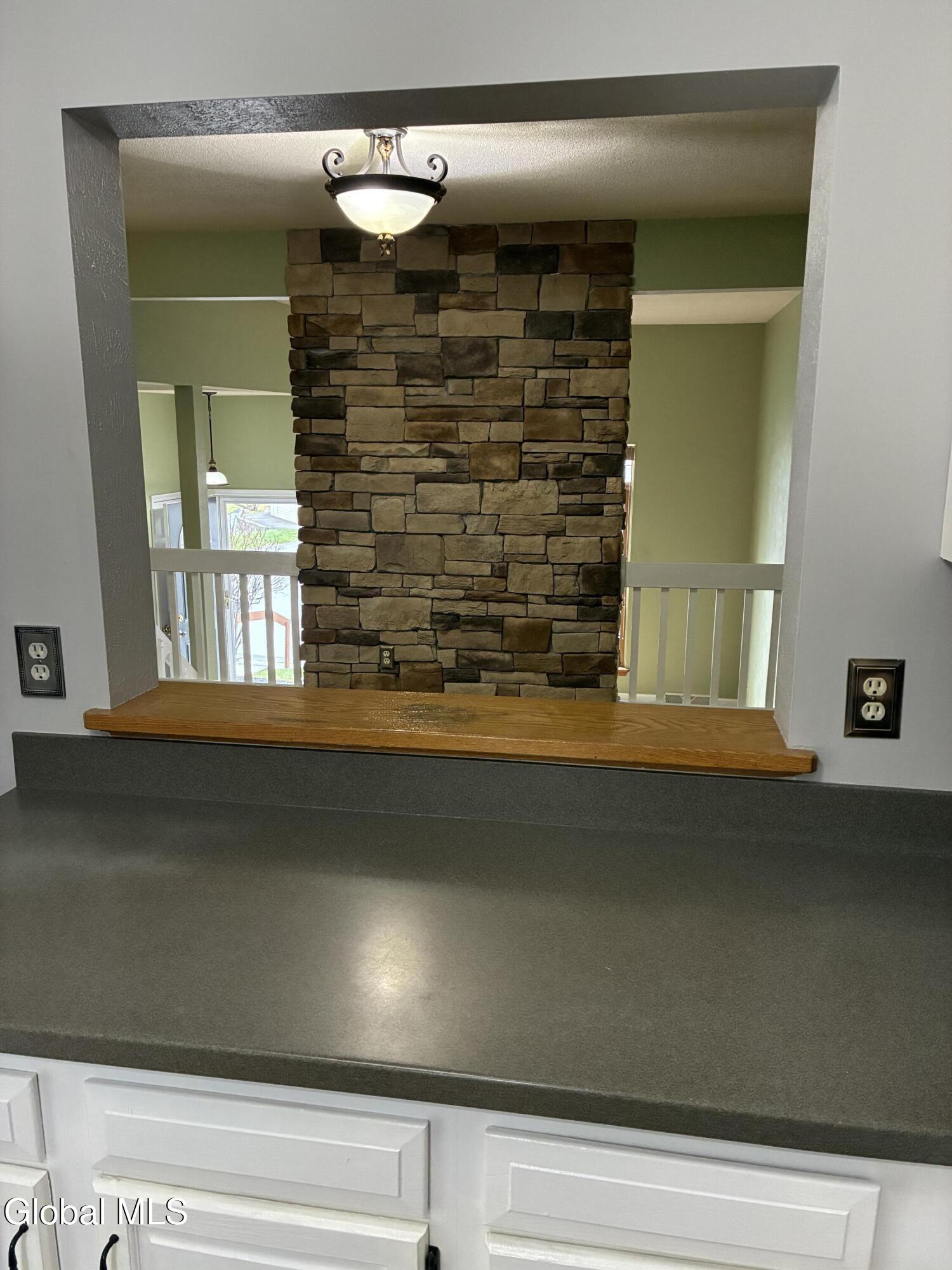 25 Stratton Circle Troy, NY 12182 - Photo 11 of 36 IMG_8303