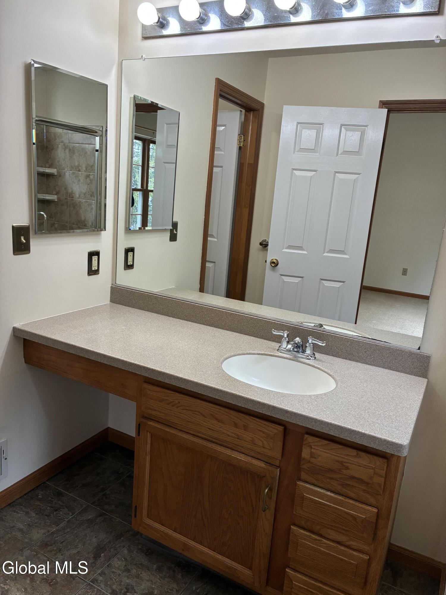 25 Stratton Circle Troy, NY 12182 - Photo 18 of 36 IMG_8310(1)