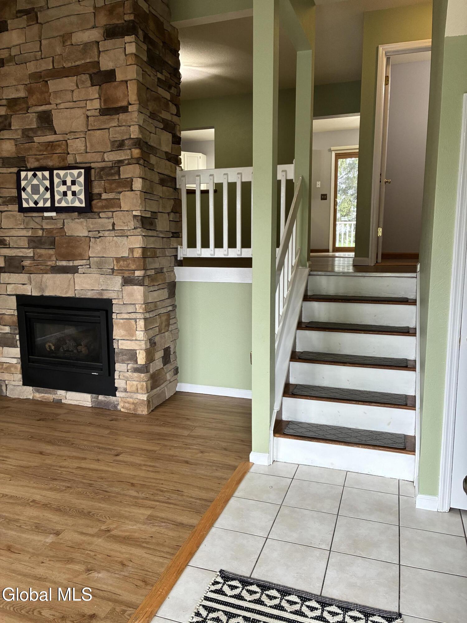 25 Stratton Circle Troy, NY 12182 - Photo 2 of 36 IMG_8294(2)