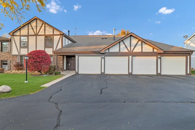 $299,900 | 1256 Plum Tree Court, Unit D1, Schaumburg, IL 60193