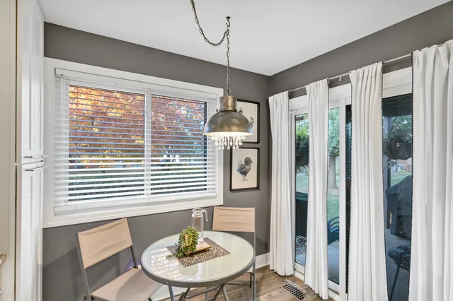 $299,900 | 1256 Plum Tree Court, Unit D1, Schaumburg, IL 60193